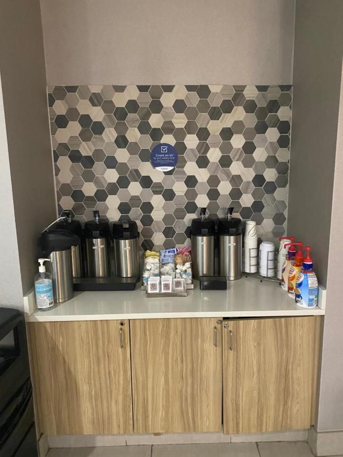 La Quinta Inn & Suites By Wyndham Лейк Сити Екстериор снимка
